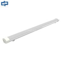 Fixe lumineux à LED linéaire monté sur une surface atténuée conçu avec un capuchon d'extrémité de type bouton pour un câblage facile