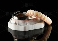 Translucide à contour complet Zirconia Bridge Over Milled Implant Bar Conception personnalisée