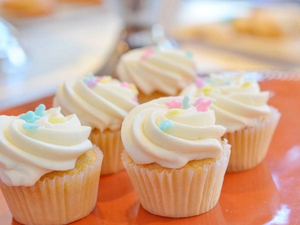 7 Holes 700W Electric Snack Maker 100-240V Voltage For Making Cupcake