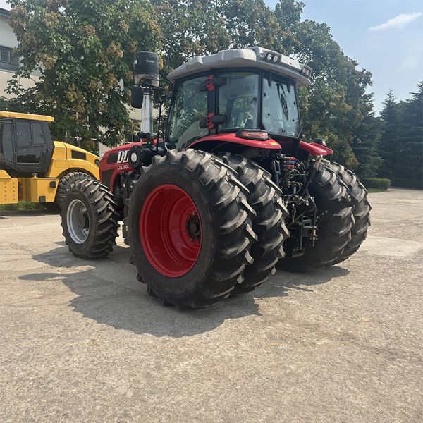 260-horsepower heavy-duty tractor, high-performance agricultural equipment tractor, four-wheel-drive performance tractor, large equipment/cultivation large machinery, high-quality Chinese brand tracto