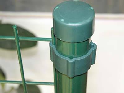 Зеленый винил покрыл декоративными ячеистую сеть загородки 3Д сваренную панелями для спортивной площадки