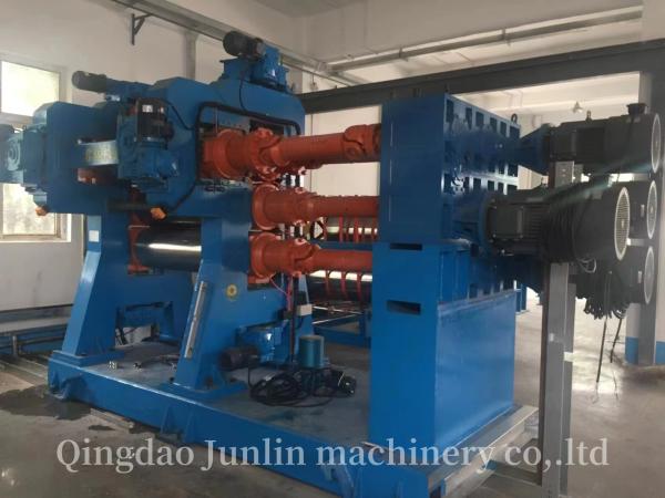 Calandre automatique fiable à quatre rouleaux pour l'industrie du pneumatique