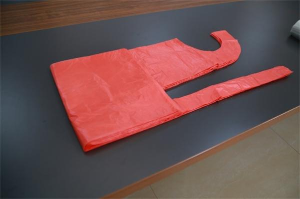 Disposable Plastic Throw Away Aprons For Food Industry & Hospital Application