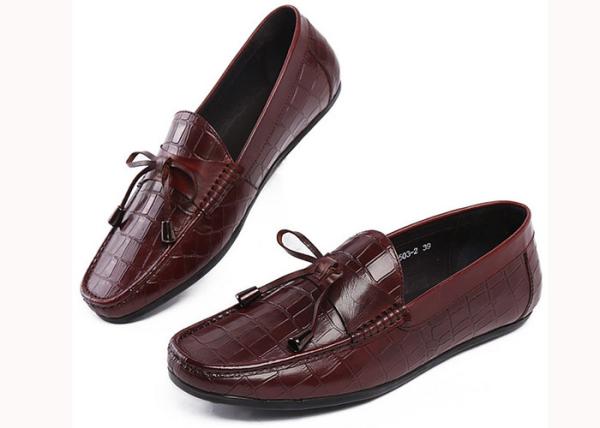 Sapatas lisas do laço dos mocassins de couro ocasionais do couro envernizado dos preguiçosos dos homens para comprar