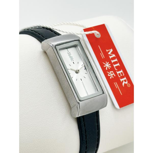 Изумленные женские кварцевые наручные часы с водостойкостью 30 метров