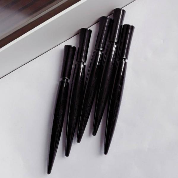 Streamline Shape Empty Cosmetic Containers With Customized Color / Logo