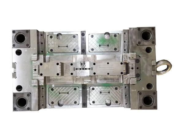 DME 73H8 Medical Plastic Injection Molding For Hospital Ventilator