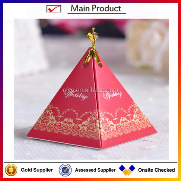 Caixa de doces de pirâmide personalizada Caixa de embalagem criativa para lembrança de casamento floral
