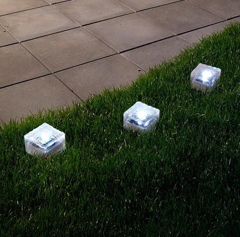 Приведенное в действие солнечное привело уличный свет с автоматическим управлени