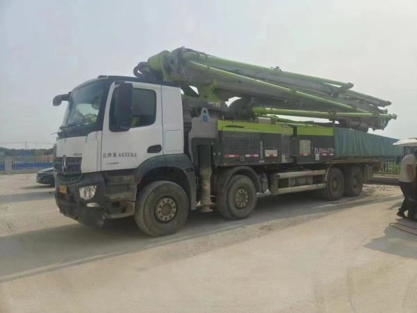 43000kgs Zoomlion 56m Used Concrete Pump Truck Cylindre de type Structure pour lourdes charges