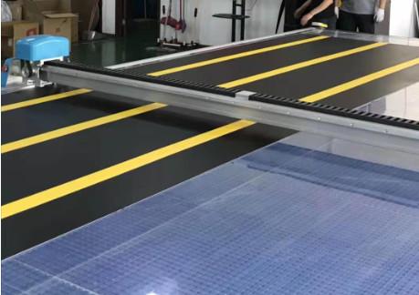 Industrial Warehouse Container Loading Dock Seals And Shelters With Yellow Stripes