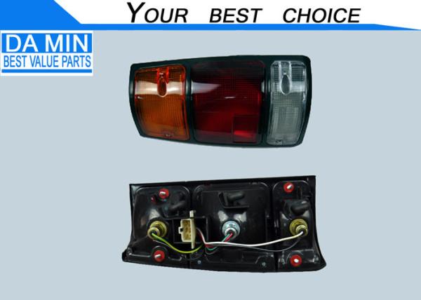 8971210760 partes do corpo de ISUZU, tipo três vertical de TFR colorem a lâmpada traseira Shell de vidro curvado