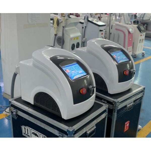 532nm tatúan el dispositivo 800W de la belleza de la máquina del laser del interruptor del Nd Yag Q del retiro