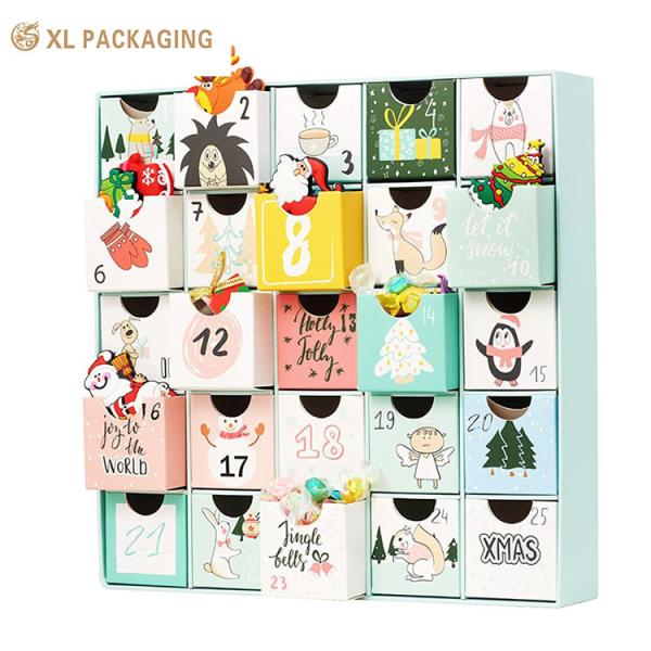 Boîtes de luxe personnalisées XL Packaging Design personnalisé Calendrier de l'Avent cosmétique de Noël Boîte de calendrier 24 jours Emballage en papier Chocolat Biscuits Bonbons Boîte cadeau