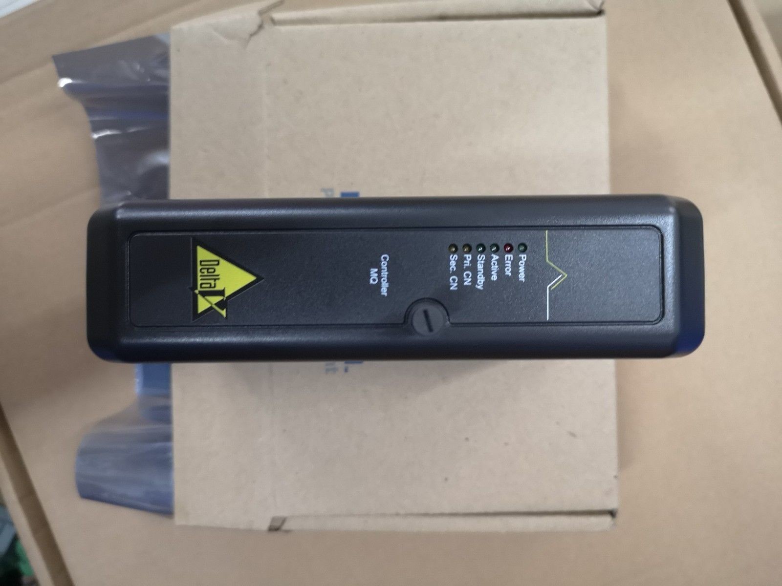 EMERSON KJ2005X1-MQ1 VE3008 +5 VDC на 1,4 a, 1 mm размах от 5 Hz до 16 Hz, 0,5 g от 16 Hz до 150 Hz