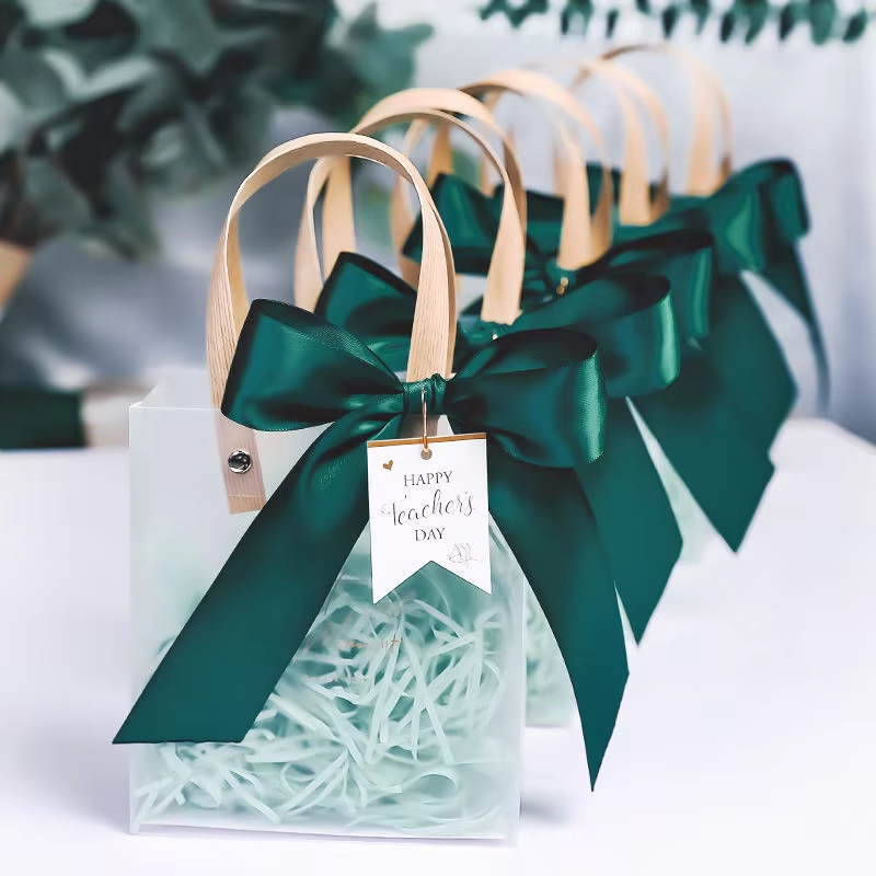 Wholesale transparent gift bags, handbags, happy candies, children's hand gift boxes