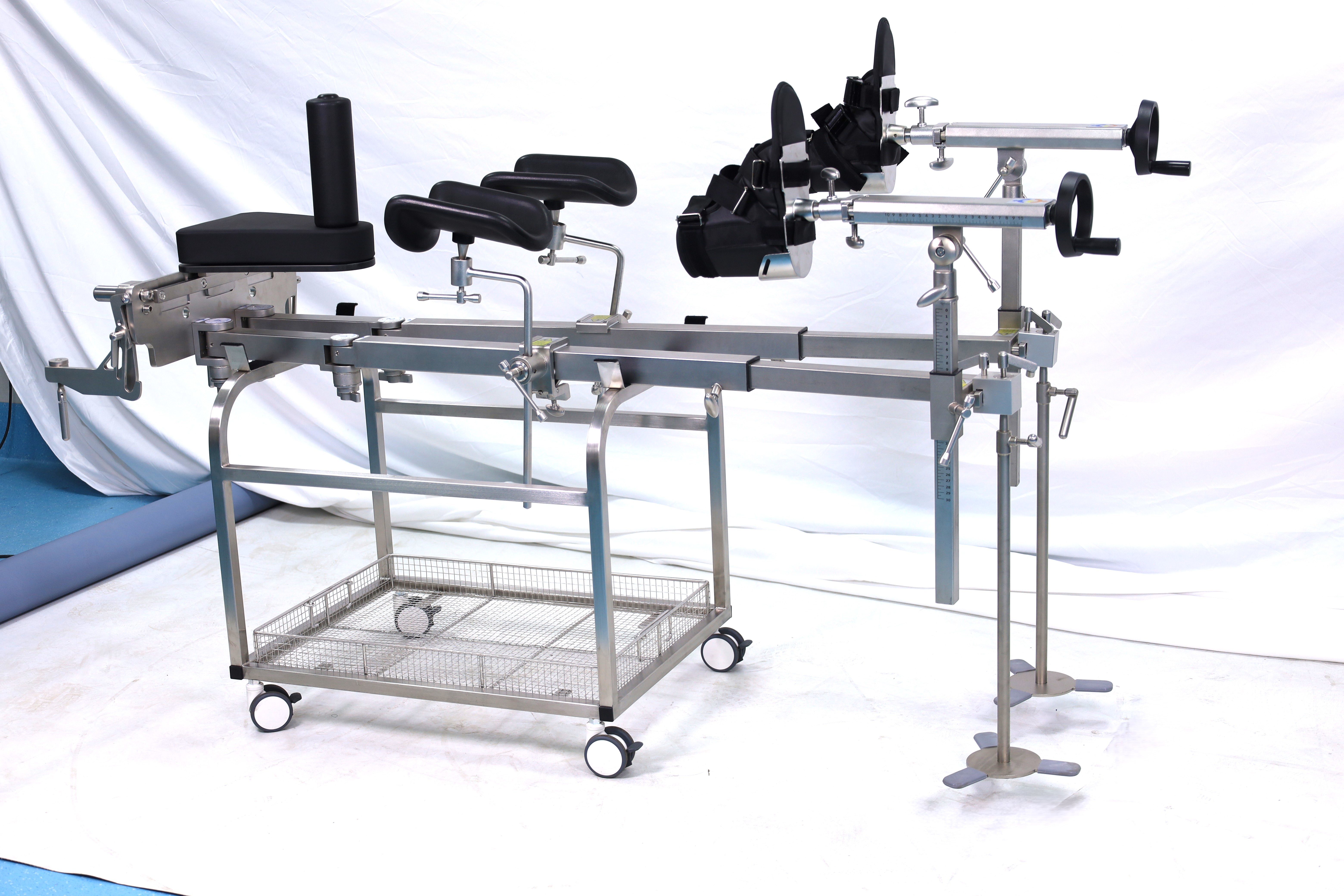Suspended traction frame