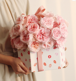 Varnishing Ready To Ship Black White Pink Red Stripe Square Small Rose Cardboard Paper Packaging Single Flower Rosen Box