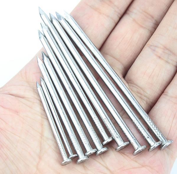 Os pregos comuns da cabeça lisa de aço inoxidável do preço de fábrica de China passam o grande ferro Spike Wire Steel Nails