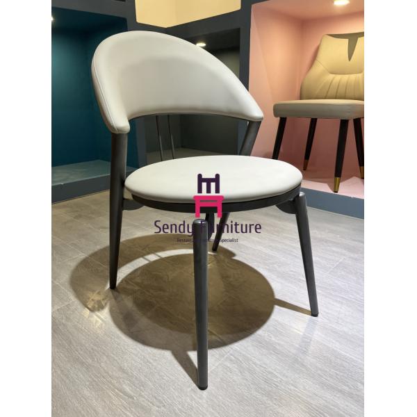 Открытый задний стул железного каркаса углерода кожаный обитый обедая для ресторана