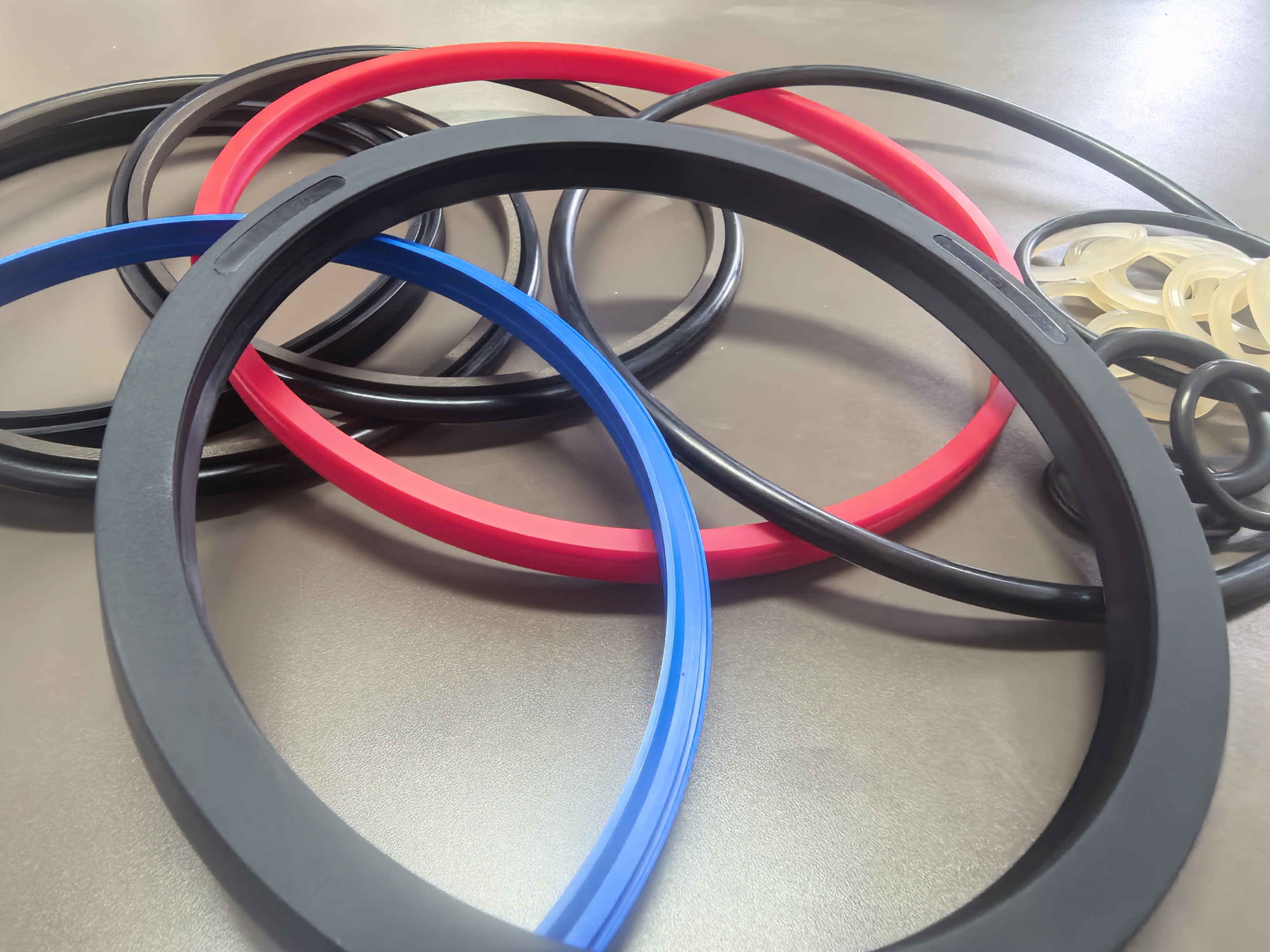 MONTABERT  XL1900 DX190 DXB190 XL 1900 DX 190 DXB 190 Hydrualic Breaker Seal Kit  86714748  142MM