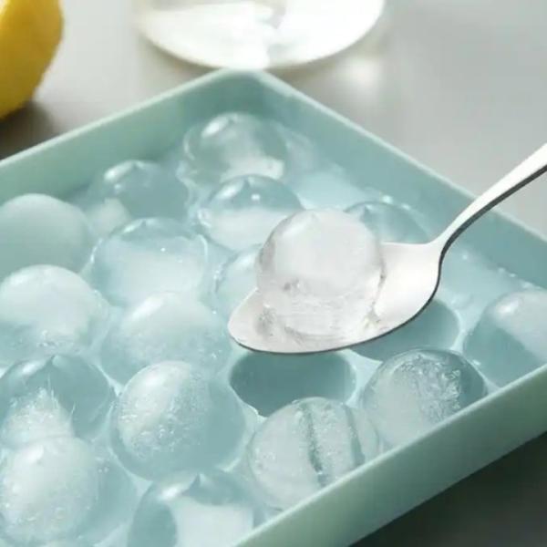 PP 33 Cavity Circle Round Ball Ice Cube Tray Sphere Plastic Ice Ball Maker Mold with Lid