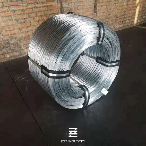 Hot Dipped Galvanized Wire Mesh Fence Rolls Iron Wire Fencing Roll Iso9001