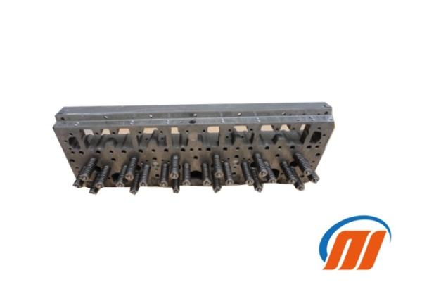 QSM11 Excavator Engine Cylinder Head 4952831 3104147 For HYUNDAI R480LC9