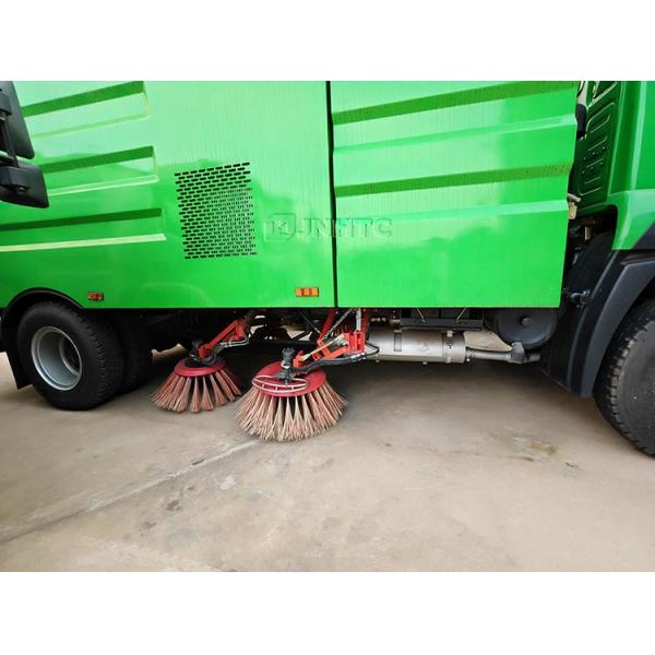 Howo H5 Road Sweeper Truck 4X2 Vehicle-Mounted Road Salt Spreader Snow Melting Machine Truck