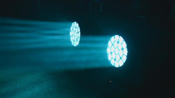 FLYEYE 1915F 19 * 15W Osram 4 In 1 Led Moving Head Beam Wash DJ Lighting