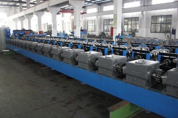 3,0 rolo do silo da espessura do aço que forma a máquina com 10T Decoiler hidráulico