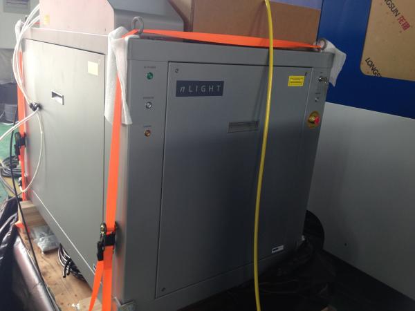 2000W Fiber laser cutting machine with table effective cutting size 1500*6000mm