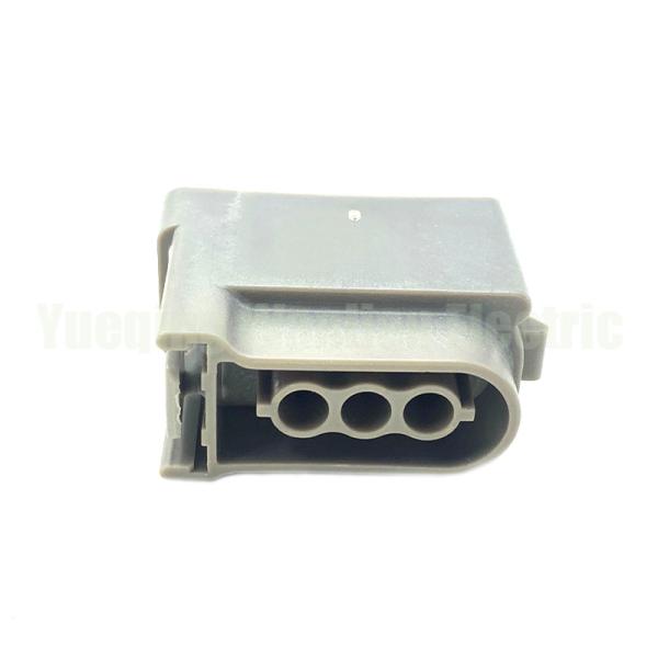 3 épingles 13628679 3F2T-14A464-HA Connecteur automatique à étanchéité féminine pour la prise de la lampe de signal de virage