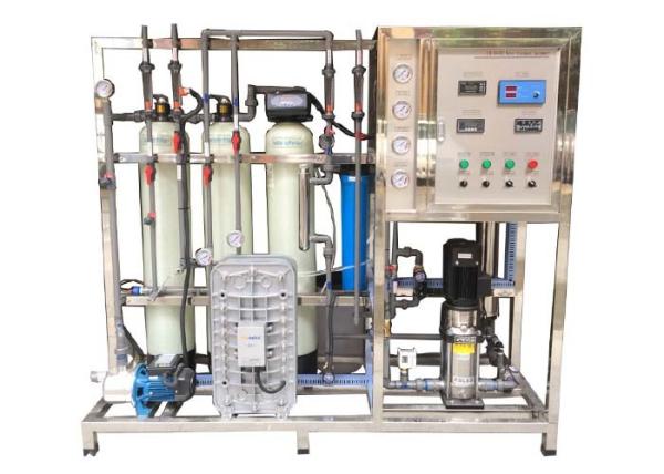 Portable Mobile Ultrapure Water System Containerized Seawater Desalination Plant 500LPH