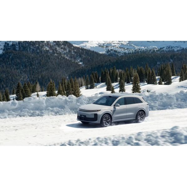 Li L6 2024 Hybrid Li Auto L6 Luxury Electric Car Vehicles 4WD Lixiang L6 Hybrid EV SUV Li L6 New Energy Vehicles