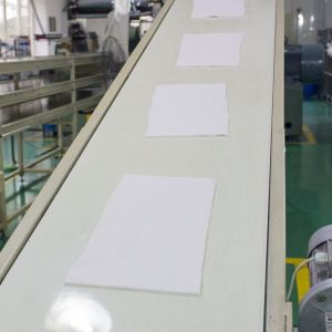 Industrial Grade FKM Rubber Precompound with 1.8 G/cm3 Specific Gravity -30°C Low Temperature Flexibility and 25% Compression Set