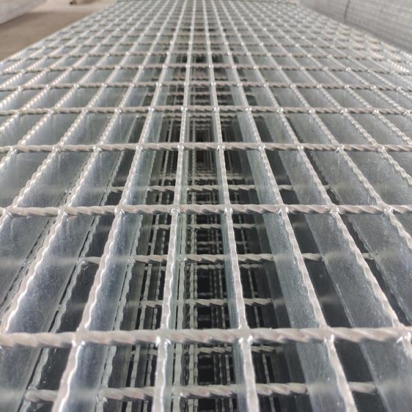 Modular Customizable Serrated Carbon Steel Bar Grating Easy Installation