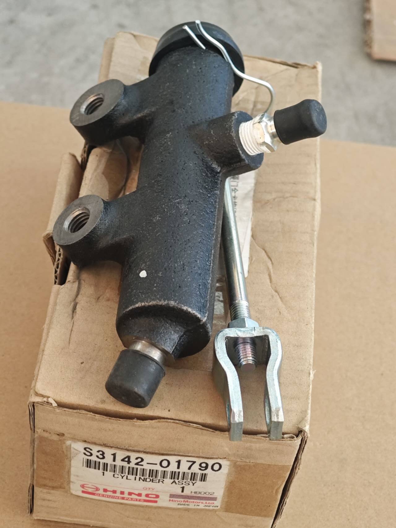 S3142-01790 31420-1790 Clutch master cylinder FOR HINO 500