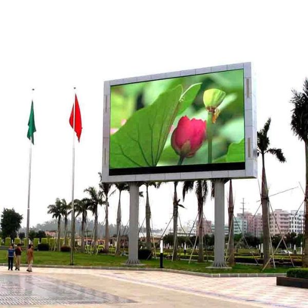 Long Lifespan Outdoor Full Color LED Display P10 with High Protection Degree IP65 and Low Attenuation for Outdoor Advertising