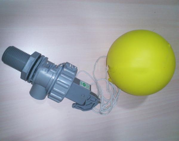 Plastic Livestock Water Tank Float Valve 3/4 Inch For Cattle Drinking Container