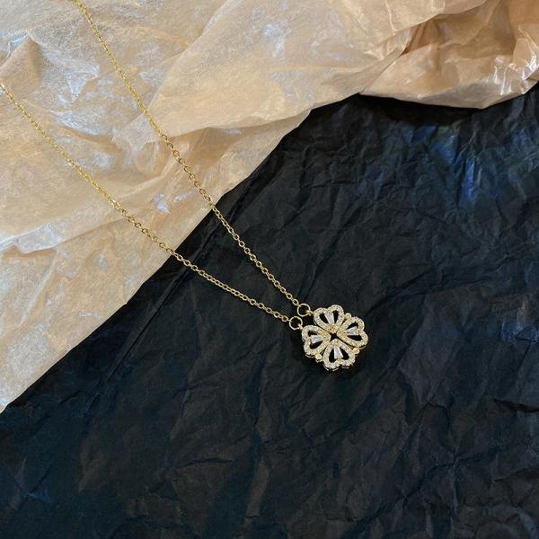 Hot Selling  Clover Heart Necklaces Customize Women Gold Plated Stainless Steel Diamond Leaf  Four Love Hearts Pendant Necklace