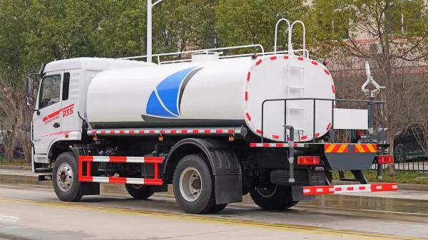 Manual Transmission pressure Road Washing Vehicle for Effective pressure Cleaning