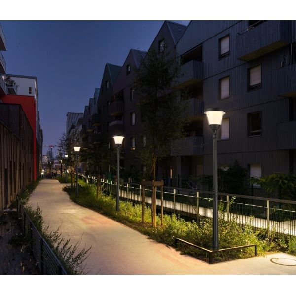 IP65 Waterproof Solar Garden Light with Dual Color Temperature (6000K/3000K) and LiFePO₄ 7000mAh Battery