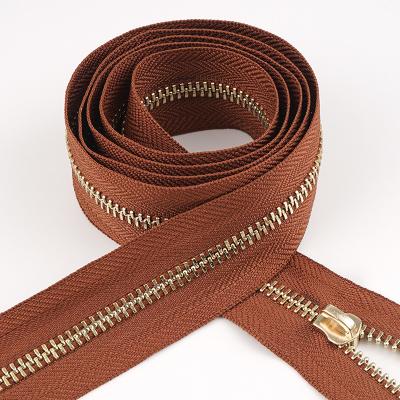 Customized Pantone Color Brass Metal Zipper Tape 5 for Jeans Clothes Garment Handbags