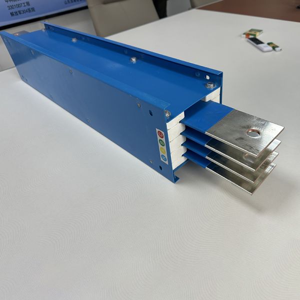 Sistema de canalización de barras colectoras aisladas al aire denso, busway sándwich de aluminio, corriente nominal de 400-5000A