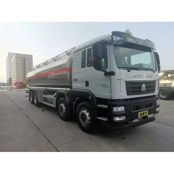 Heavy-Duty Sinotruk Shandeka 28-32m3 Diesel Fuel Tanker Truck