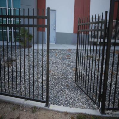 Customizable Easy To Assemble Zinc Steel Security Fence Powder Coated Metal Frame For Farm Fencing
