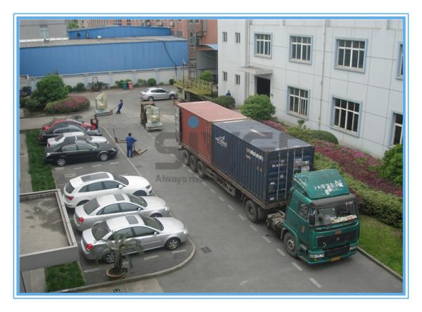 O mastro quatro Scissor a plataforma de trabalho 10m automotores do elevador para prédios de escritórios