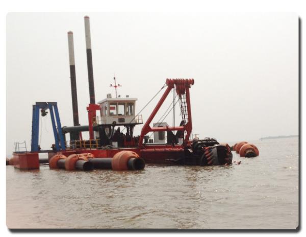 Dredagem de sucção hidráulica portátil de 600 mm 20 polegadas Equipamento para aprofundamento de porto Capacidade de 6000 m3/h