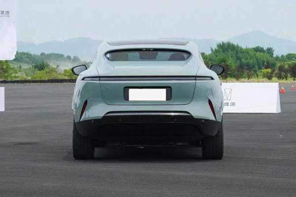 AVATR-11 2024 Dual Motor Electric Car with Panoramic Sunroof 555km NEDC Range and 200km/h High Speed Maximum Power 435kW